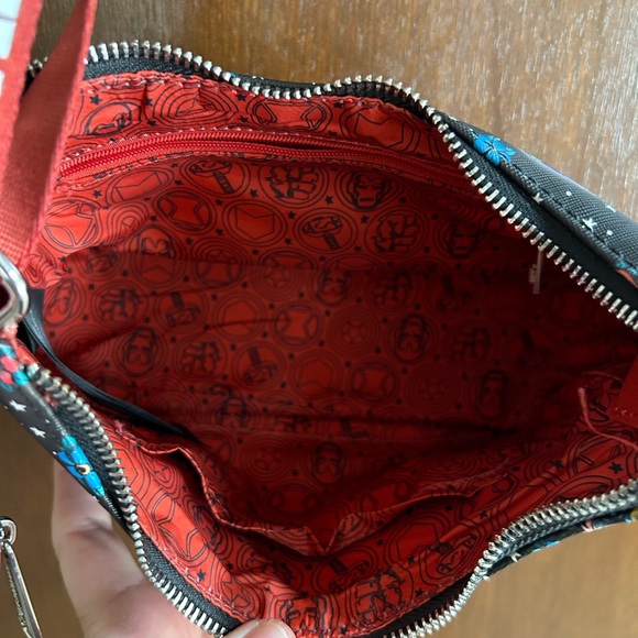 Loungefly Marvel Purse, Wallet and Coinpurse - Picture 4 of 4
